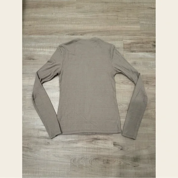 Joah Brown INVISIBLE ZIP LONG SLEEVE!
Cross listed on Mercari and Curtsy! - Picture 3 of 4